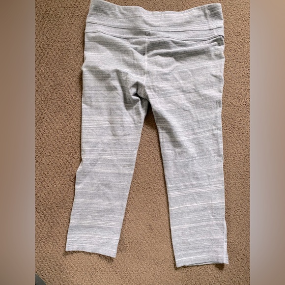 Gap Fit cropped grey yoga pants size M - Picture 3 of 5